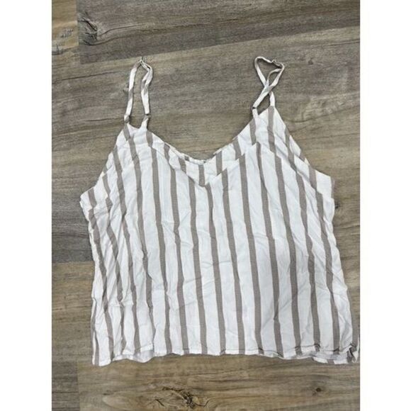 Women's Summer Top - Picture 2 of 5